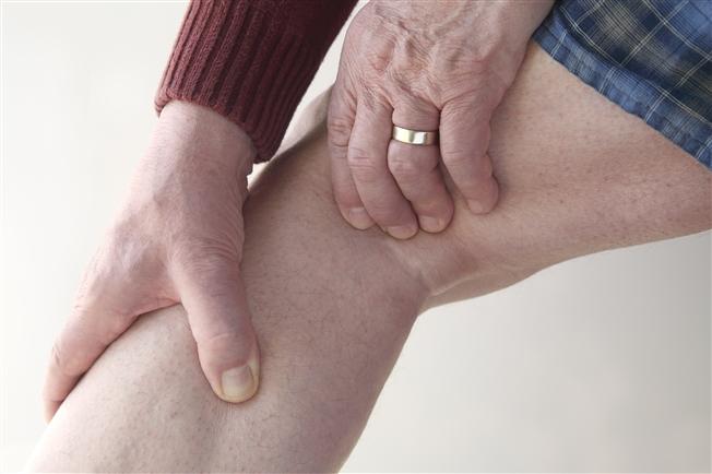 Blog Why Leg Pain Could Be A Sign Of Heart Problems Main Line Health